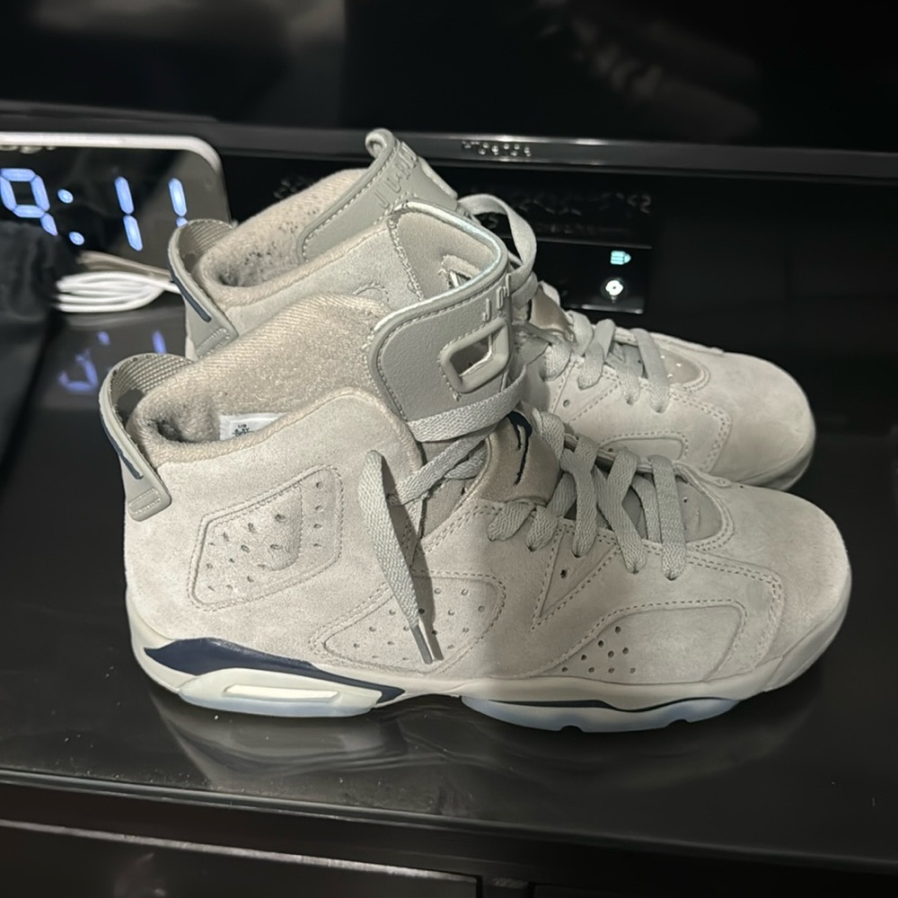 Jordan Kids Sneakers in Gray and Black